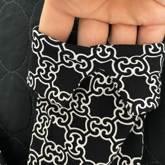 Black & white v-neck button down dress - Picture 3 of 5